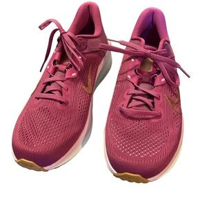 NEW W/O BOX Nike Women's Nike Quest 6 Running Shoes Sz 10